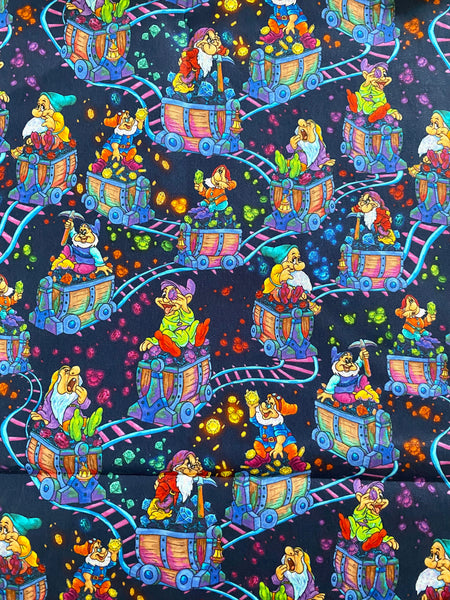 Heigh Ho Seven dwarfs Woven tumbler cut